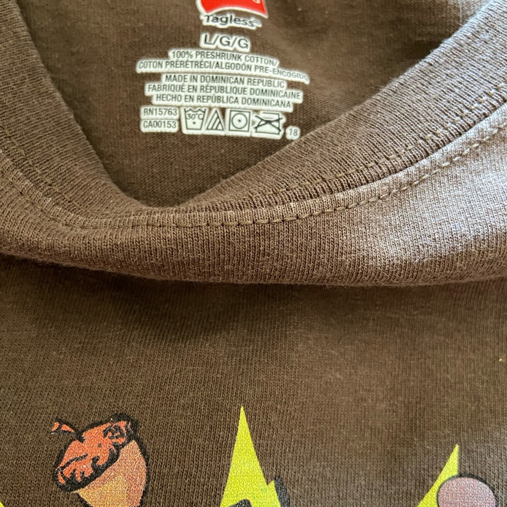 New in box Squirrel Girl  action figure and Squirrel girl tee - Picture 5 of 5